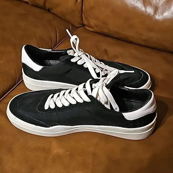 ARTICLE NO. Sneakers - Size 10