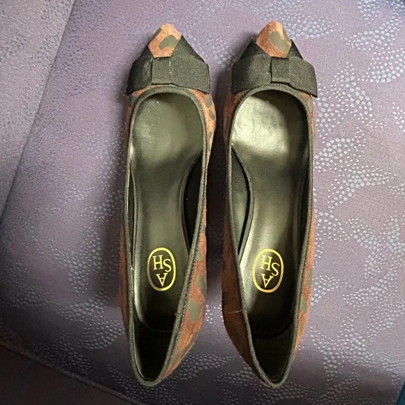 ASH Leopard animal print size 40/ 9.5 pointed toe bow accent heels mobwife
