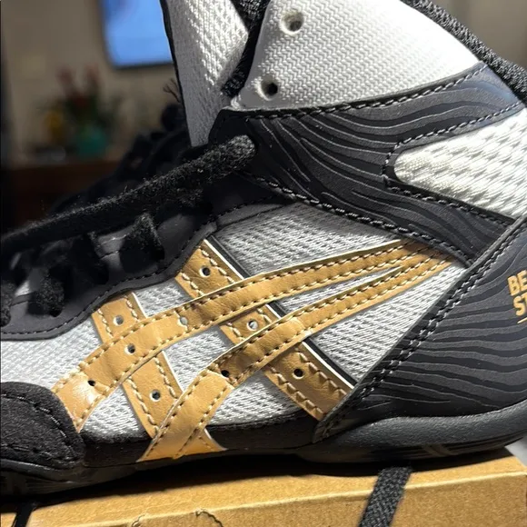 Asics Kids Sneakers Black and Gold wrestling shoes