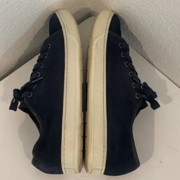 Authentic Vince men’s suede leather sneakers sz 8.5