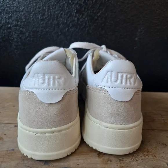 Autry Medalist Low Sneakers Size 38