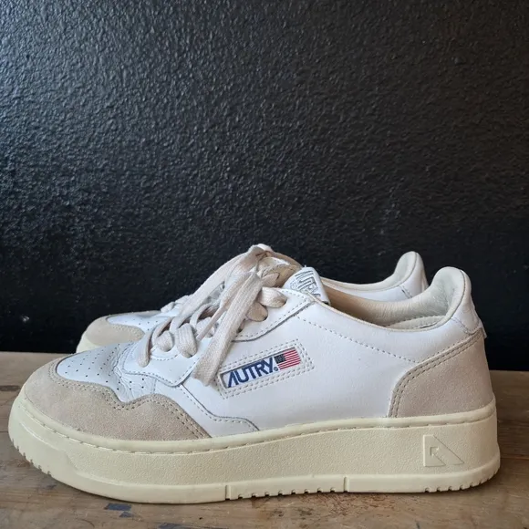 Autry Medalist Low Sneakers Size 38