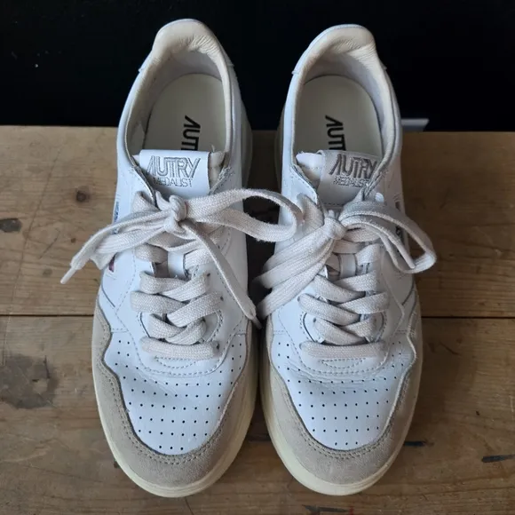 Autry Medalist Low Sneakers Size 38