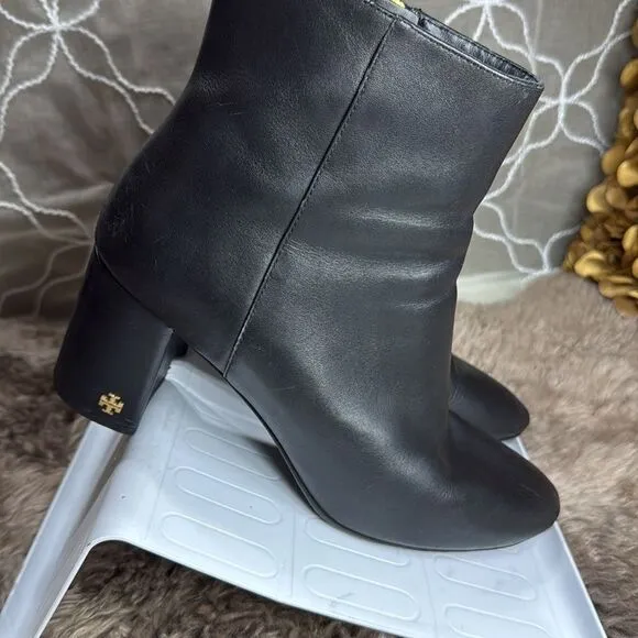 (B6) Tory Burch Women's Brooke Leather Bootiessize 10M