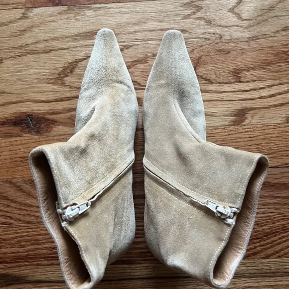 Barney’s New York - Co—Op. Tan Suede Women's Boots US size 8