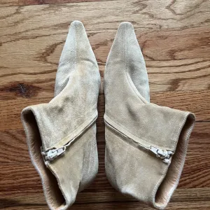Barney’s New York - Co—Op. Tan Suede Women's Boots US size 8