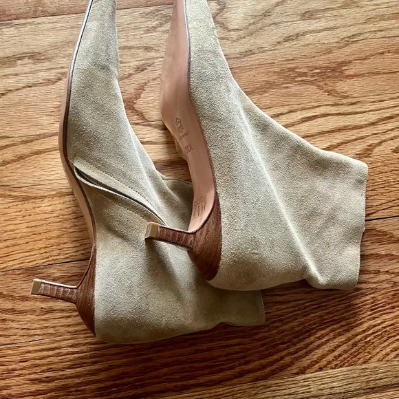 Barney’s New York - Co—Op. Tan Suede Women's Boots US size 8