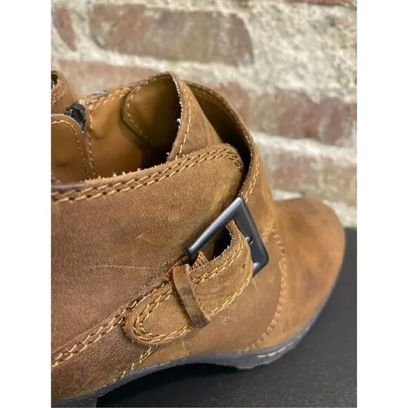BØC Born Concept Brown Leather Bootie Women’s Size 8/39