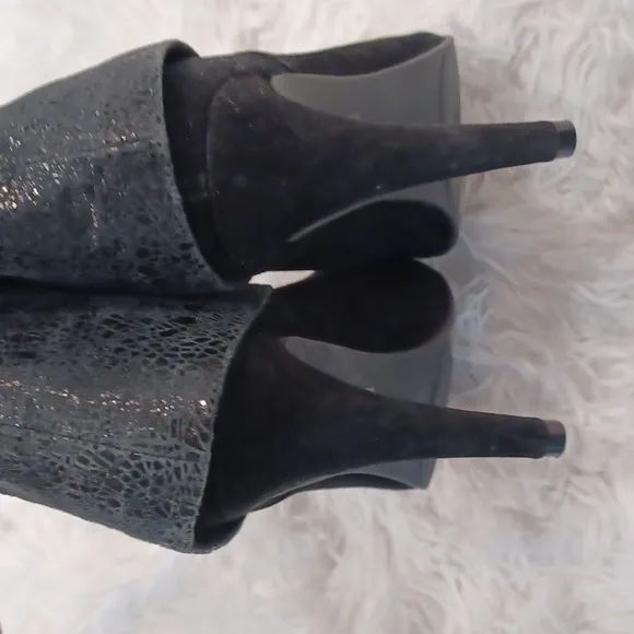 BCBG EARLA BLACK LEATHER SPARKLE LEATHER FOLD DOWN BOOTS SIZE 6.5