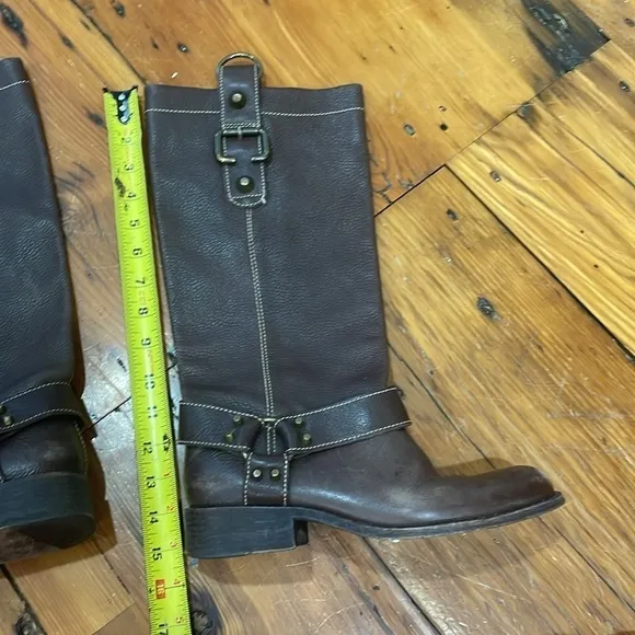 BCBG Maxazria Western Style Brown Leather Boots size 8