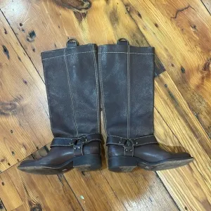 BCBG Maxazria Western Style Brown Leather Boots size 8