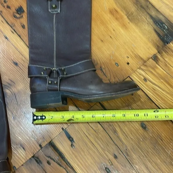BCBG Maxazria Western Style Brown Leather Boots size 8