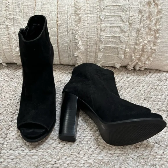 Bcbgeneration Rocco Black Suede Leather High Heel Open Toe Bootie Size 8 1/2