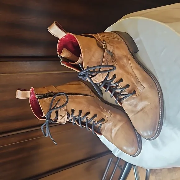 Bed Stu Era Boots Size 7 Excelent Pre Owened Condition , Combat Style, Soft
