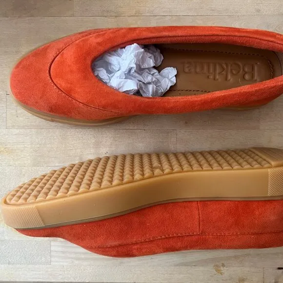 Beklina Margo Sneaker Poppy Size: 8