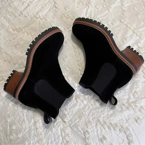 Bertuchi Black Suede Booties Size 39