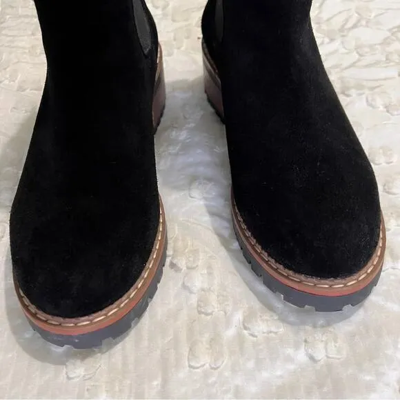 Bertuchi Black Suede Booties Size 39
