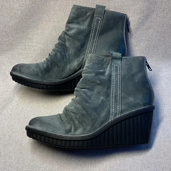 Bionica Destiney  Bootie Women's Leather /Suede Ankle Boots. Size 9. New