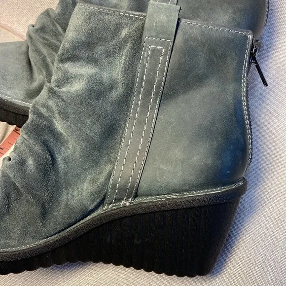 Bionica Destiney  Bootie Women's Leather /Suede Ankle Boots. Size 9. New
