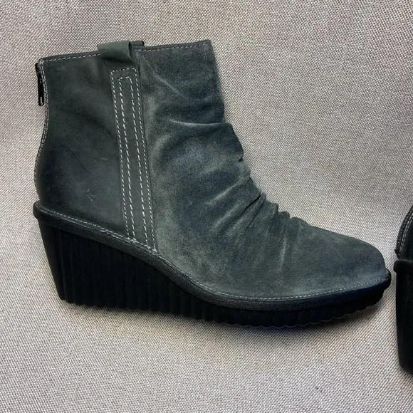 Bionica Destiney  Bootie Women's Leather /Suede Ankle Boots. Size 9. New