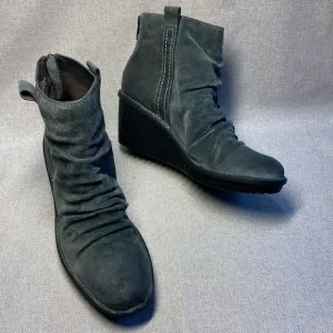Bionica Destiney  Bootie Women's Leather /Suede Ankle Boots. Size 9. New