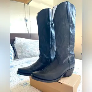 Black ALL LEATHER boots