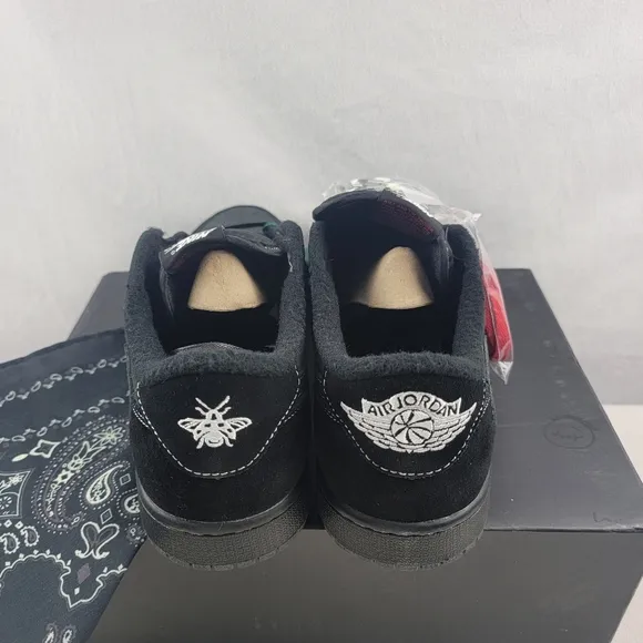 Black Suede and leather low sneakers multiple laces and bandana included sz 11