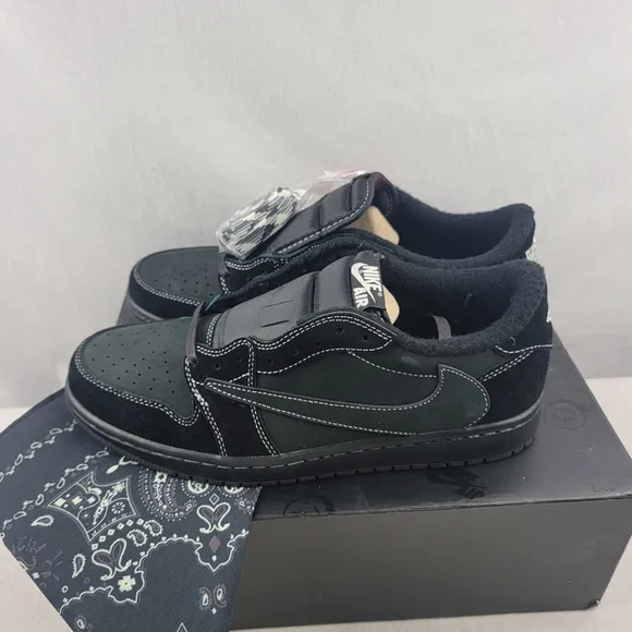 Black Suede and leather low sneakers multiple laces and bandana included sz 11