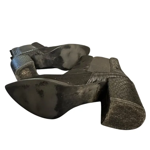 Black Suede Faux Alligator Heel Boots Booties 7.5
