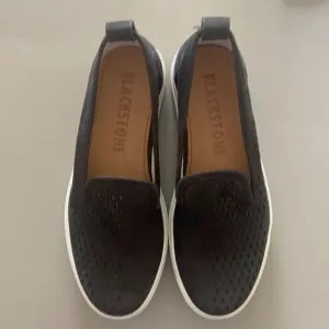 Blackstone perforated RL-68 black suede sneakers