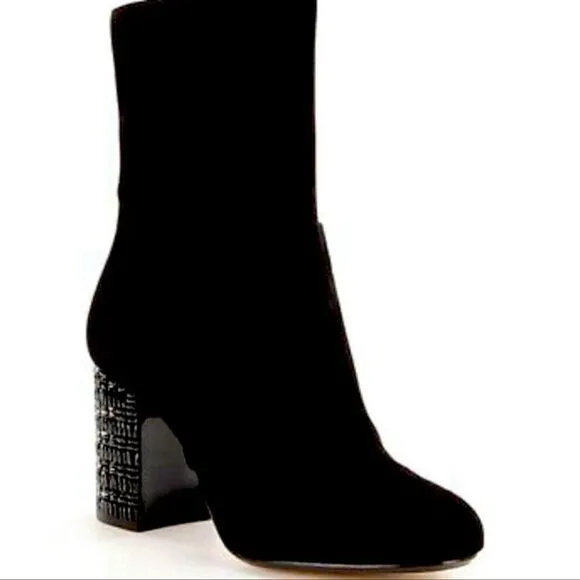 Black suede Michael Michael Kors Yoonie round toe Ankle Boots