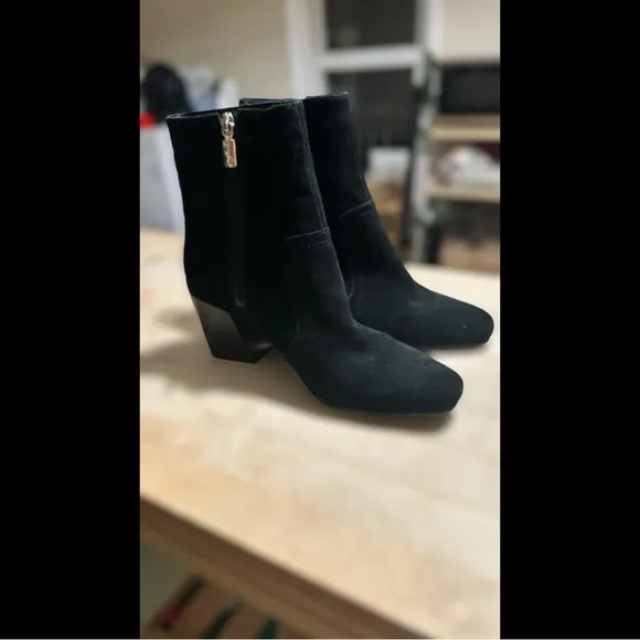 Blondo Authentic Leather Upper Waterproof Sadie Ankle Boot in Black Size 9.5