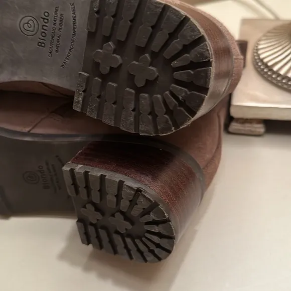 Blondo Brown Waterproof Ankle Boots Size 7.5M