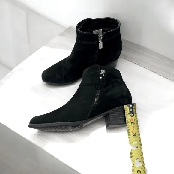 Blondo Isaac Waterproof Black Bootie Suede woman’s size 9.5 M
