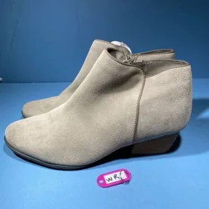 Blondo Chelsea Waterproof Booties Boots Women's Size 10 Tan Suede Leather