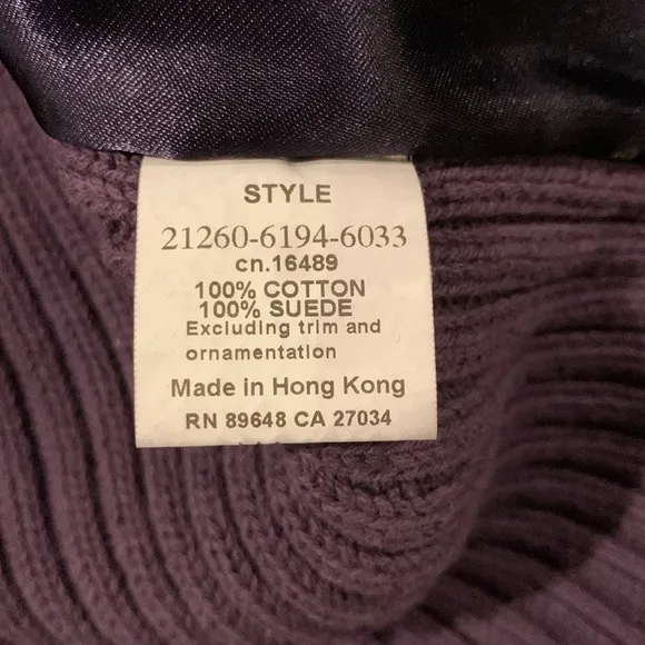 Blue Willis Womens Purple Suede Sweater/Jacket. Size Large. Two front pockets.﻿﻿