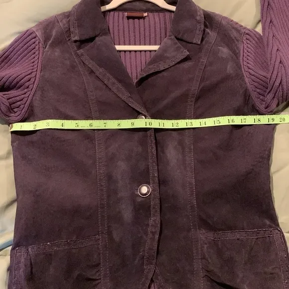 Blue Willis Womens Purple Suede Sweater/Jacket. Size Large. Two front pockets.﻿﻿
