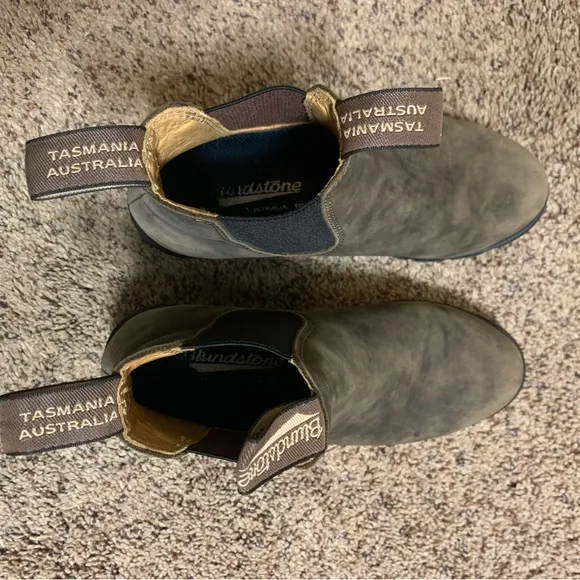 Blundstone heeled rustic brown Chelsea boots us6