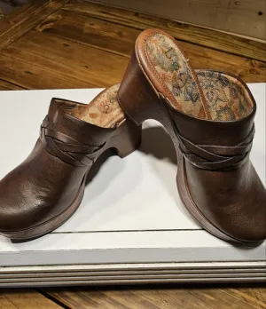 boc Brown Leather Mules with Distressed Finish NWOT Size 8