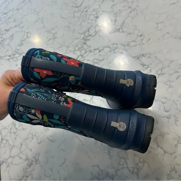 Bogs Neo-Classic Kids Winter Boots Navy Floral Waterproof -35 Size 12