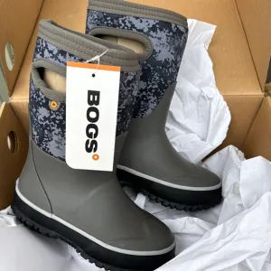 Bogs waterproof boots little boy 11