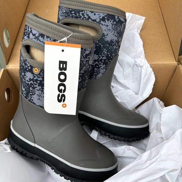 Bogs waterproof boots little boy 11