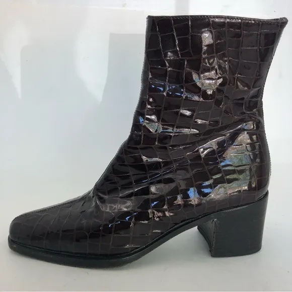 Boots Ankle, Patent Leather Burgundy size 37.5 By Armando Pollini Made in Italy