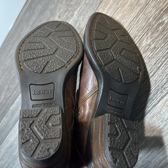 Born brown leather boots woman’s size 6.5 (b26)