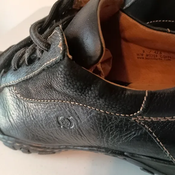 Born Mens Size 9 Black Oxford Shoes Leather Upper Rubber Soles