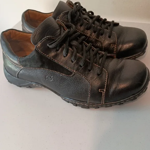 Born Mens Size 9 Black Oxford Shoes Leather Upper Rubber Soles