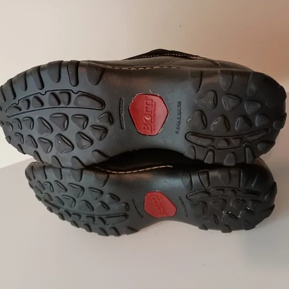 Born Mens Size 9 Black Oxford Shoes Leather Upper Rubber Soles