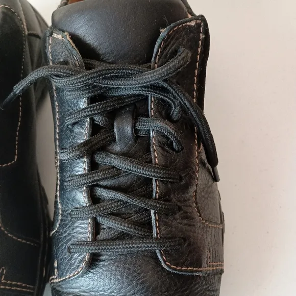 Born Mens Size 9 Black Oxford Shoes Leather Upper Rubber Soles