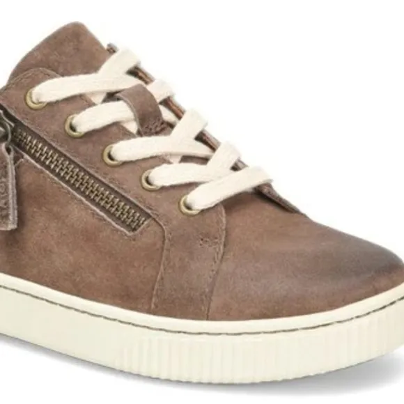 Born Paloma Sneakers