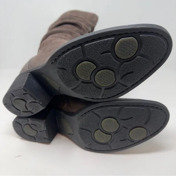 Born Peavy Suede Boots